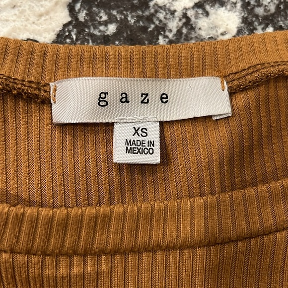 T-shirt with scalloped hem and sleeves. EUC - Picture 2 of 3